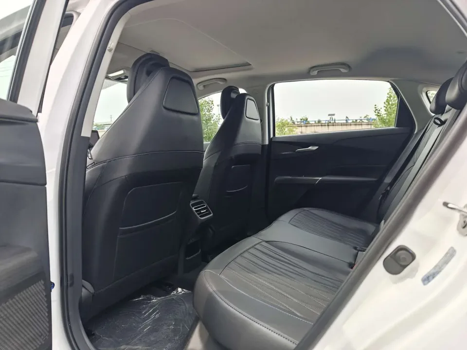 Changan Eado PHEV Smart New Blue Whale 145KM Battleship Edition 2026 — миниатюра 3
