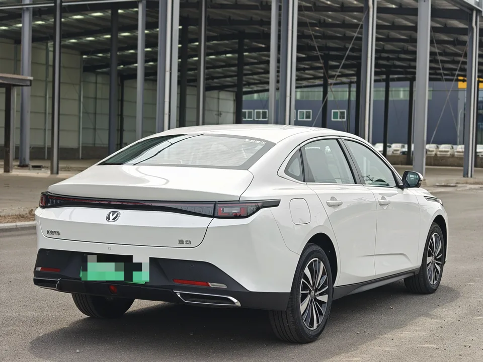 Changan Eado PHEV Smart New Blue Whale 145KM Battleship Edition 2026 — миниатюра 4