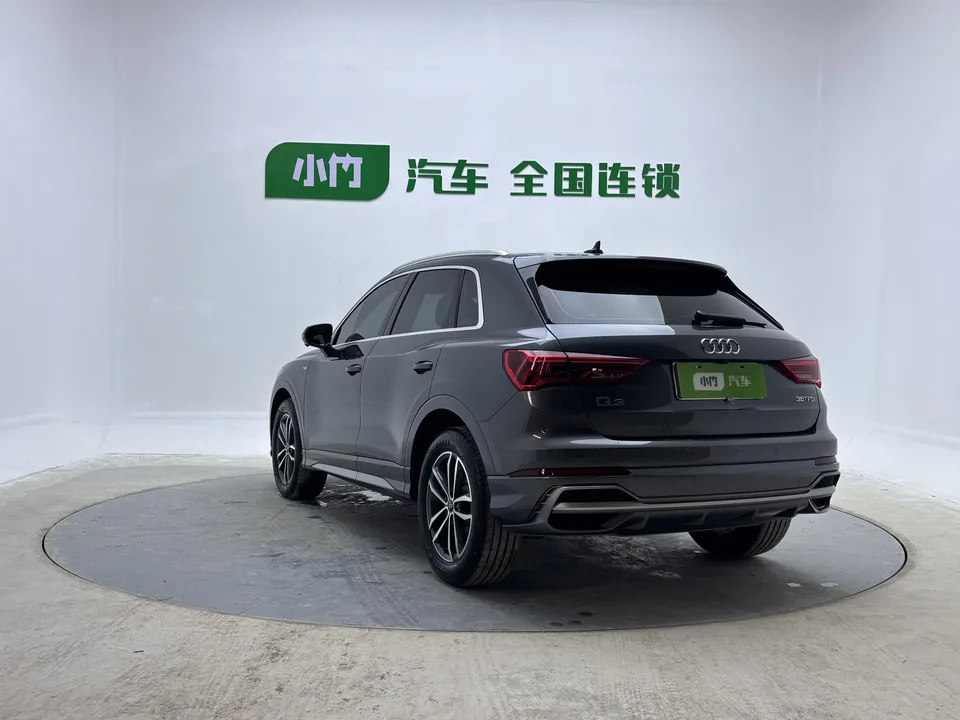 Audi Q3 Audi Q3 2023 35 TFSI aggressive and dynamic model 2023 — миниатюра 2