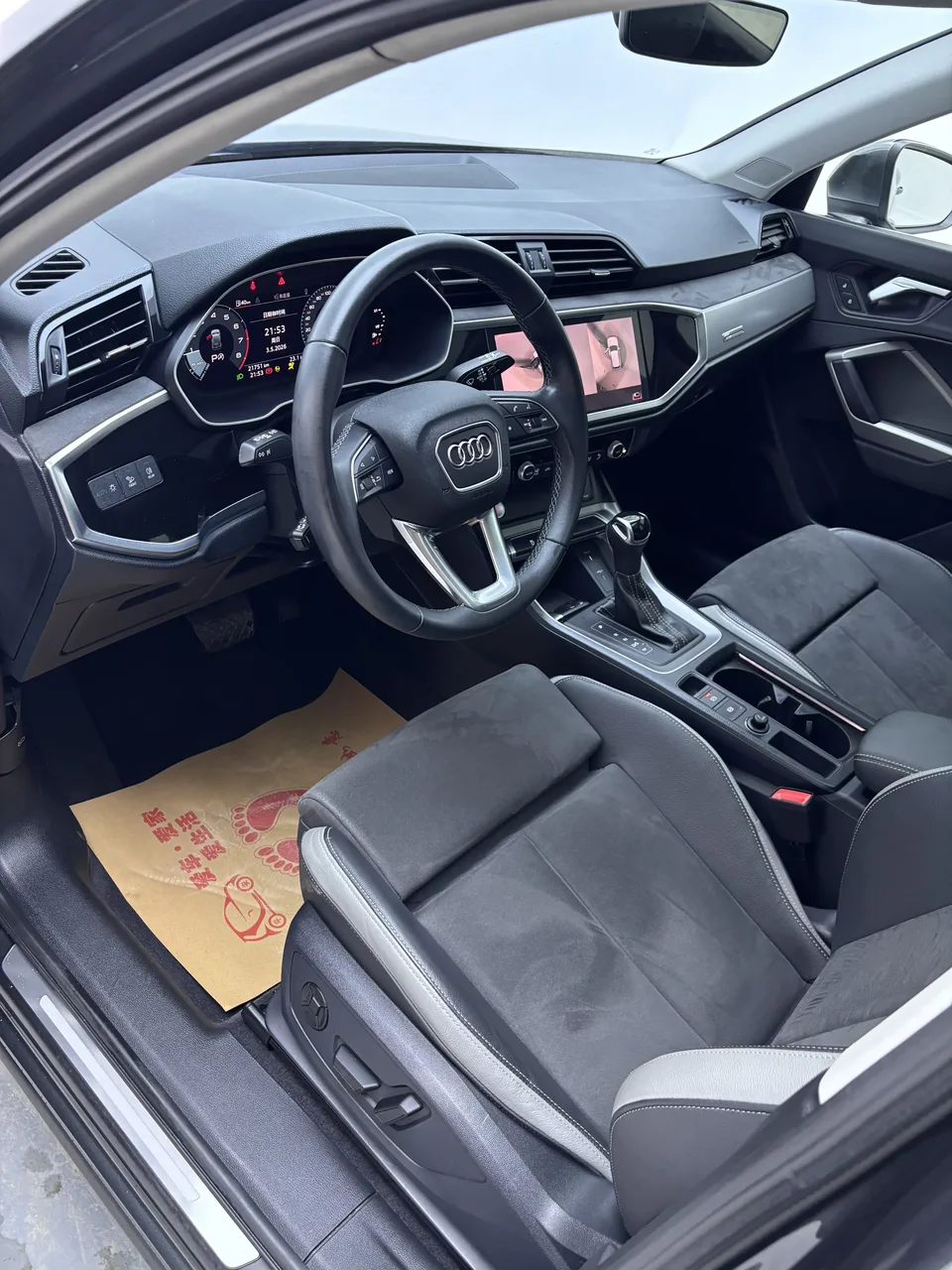 Audi Q3 Audi Q3 2023 35 TFSI aggressive and dynamic model 2023 — миниатюра 4