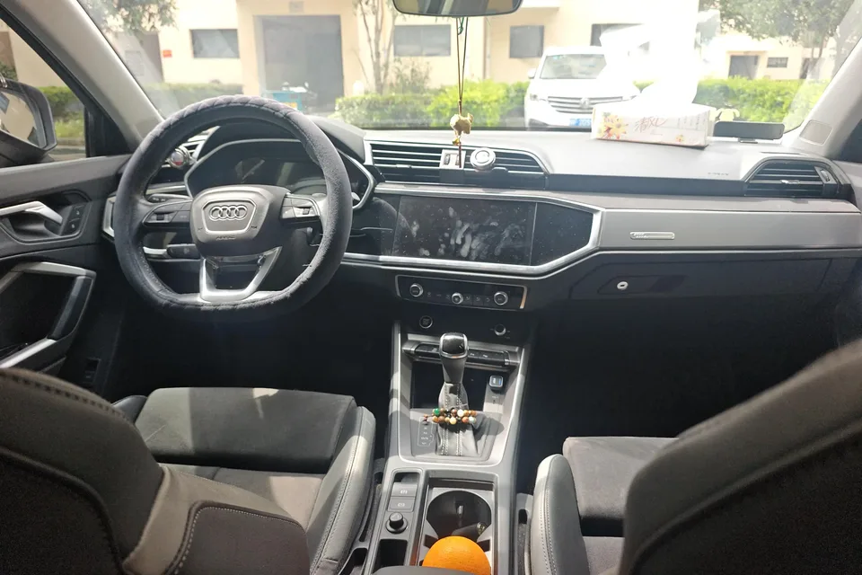 Audi Q3 Audi Q3 2022 35 TFSI Fashionable and Dynamic 2023 — миниатюра 4