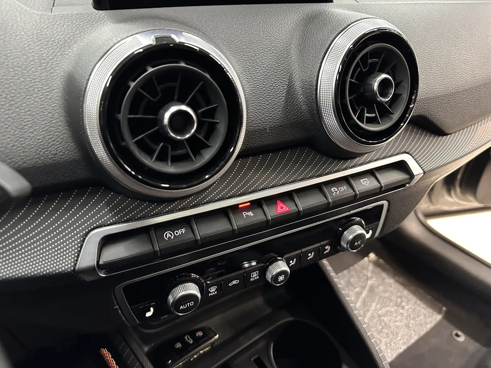 Audi Q2L Audi Q2L 2022 35 TFSI Fashionable and Elegant 2022 — миниатюра 3