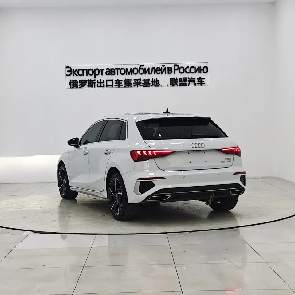 Audi A3 Sportback 35 TFSI stylish and sporty 2023 — миниатюра 2