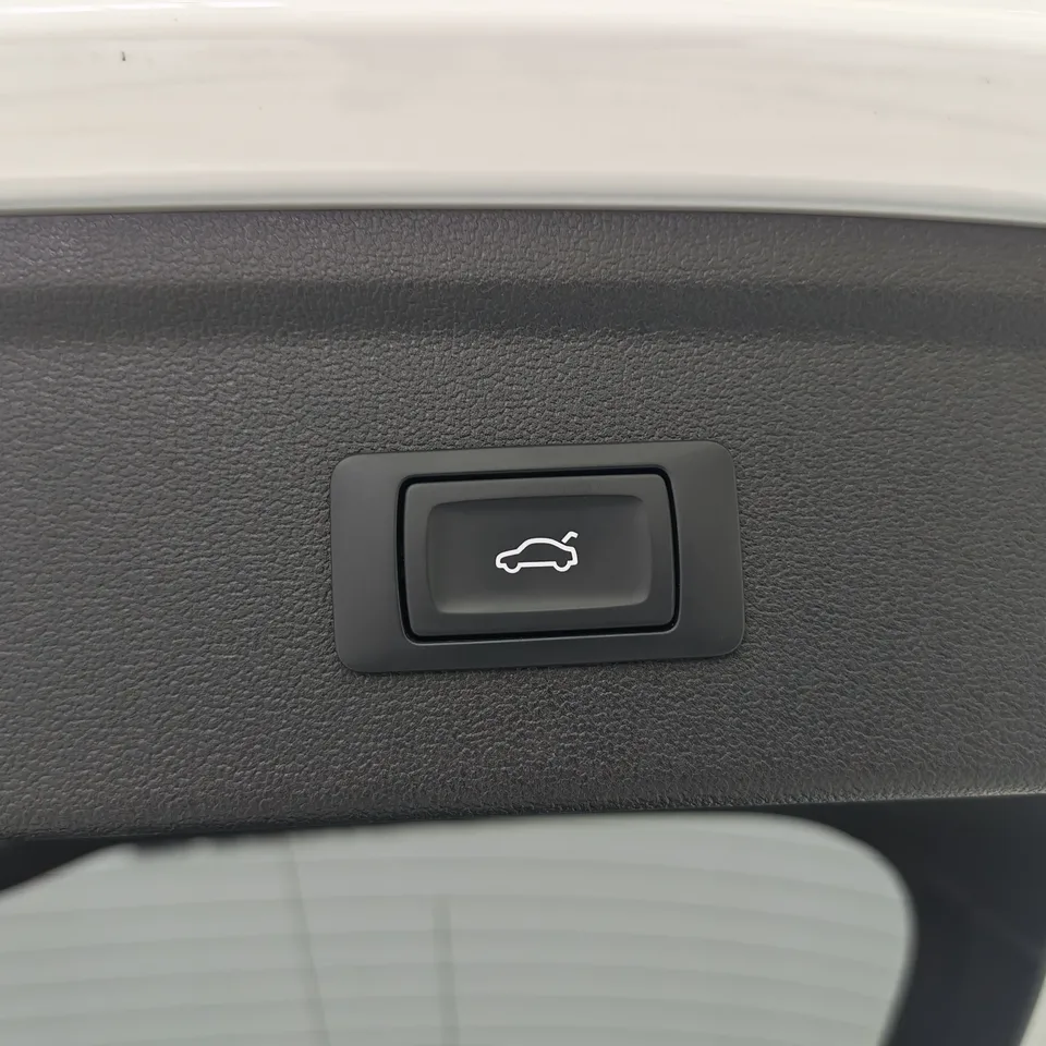 Audi A3 Sportback 35 TFSI stylish and sporty 2023 — миниатюра 3