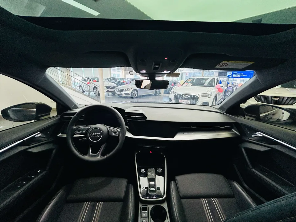 Audi A3 A3L Limousine 35 TFSI Fashion Sports 2023 — миниатюра 5