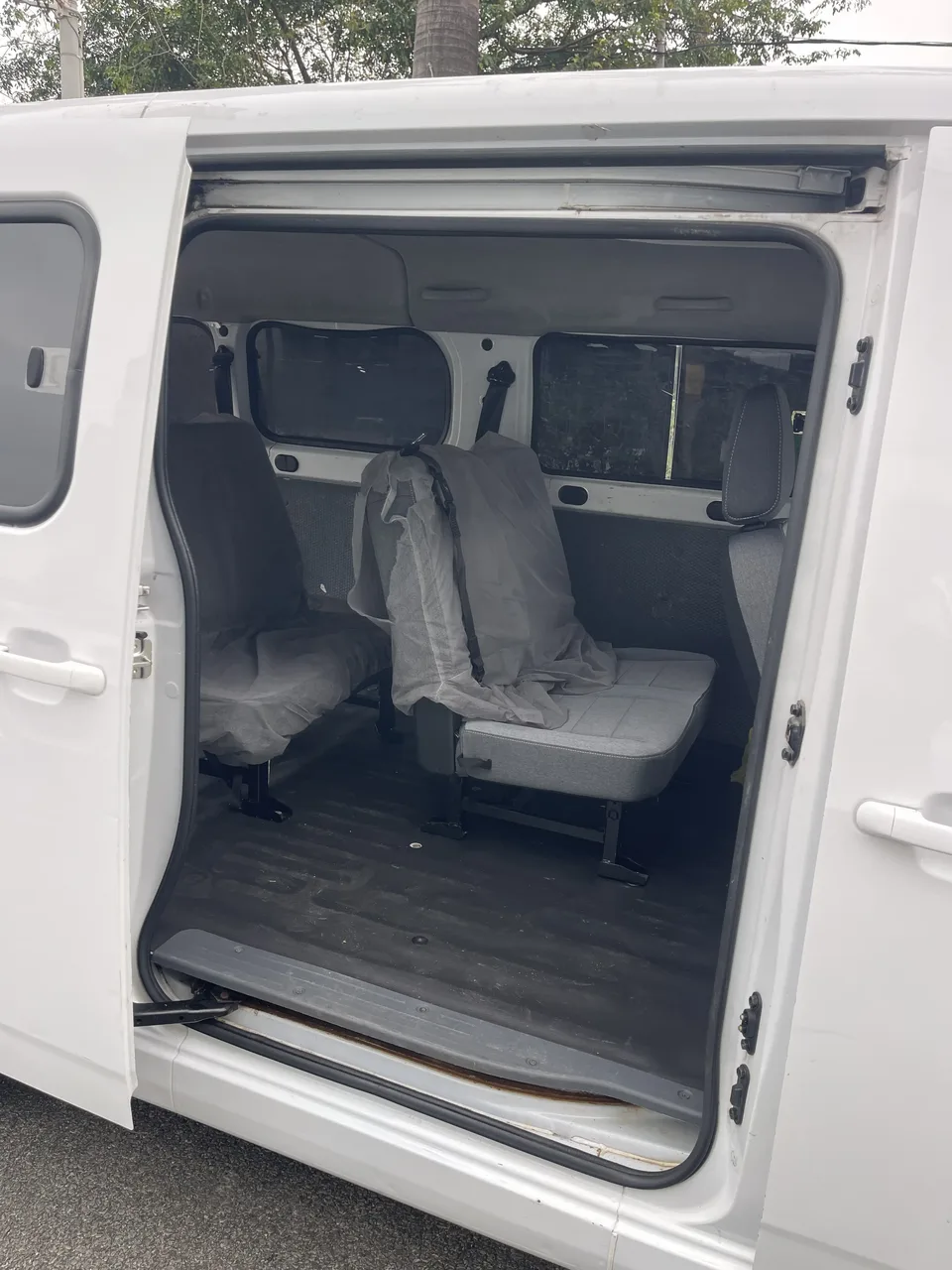 Wuling Yangguang 300km Comfort Bus Version 75kW 2025 — thumbnail 3