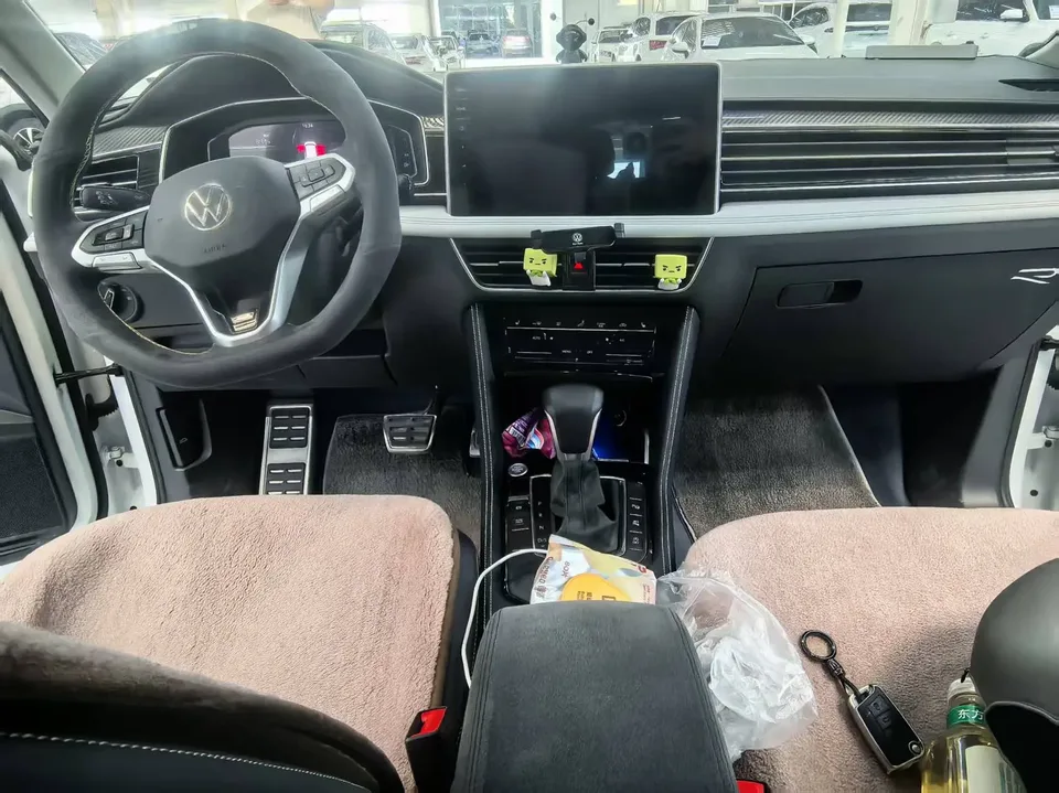 Volkswagen Tiguan L Tiguan L 2024 330TSI 2WD R-Line Enjoy Edition 2024 — миниатюра 5