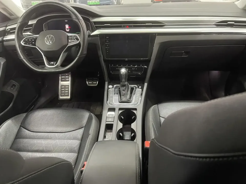 Volkswagen Arteon Volkswagen CC 2023 380TSI Eye-catching Edition 2023 — миниатюра 3