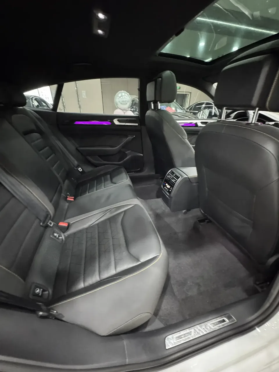 Volkswagen Arteon 380TSI eye-catching model 2025 — миниатюра 5