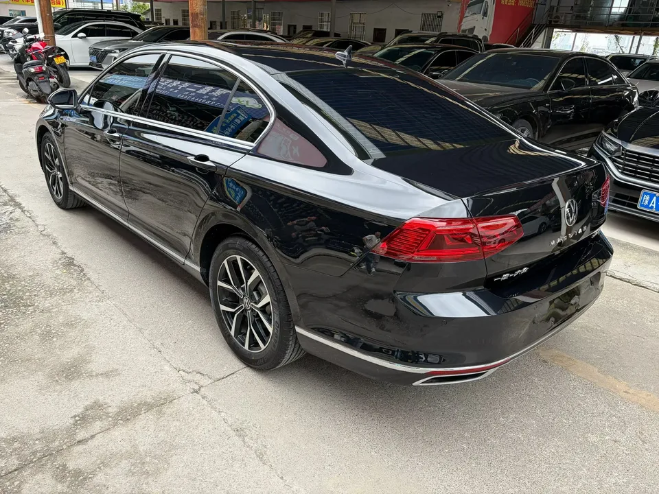 Volkswagen Magotan Magotan 2020 330TSI DSG Leading Edition 2022 — миниатюра 4