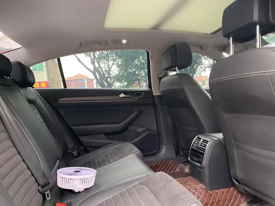 Volkswagen Magotan Magotan 2020 330TSI DSG Luxury Edition 2022 — миниатюра 3