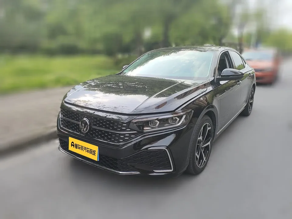 Volkswagen Passat 2024