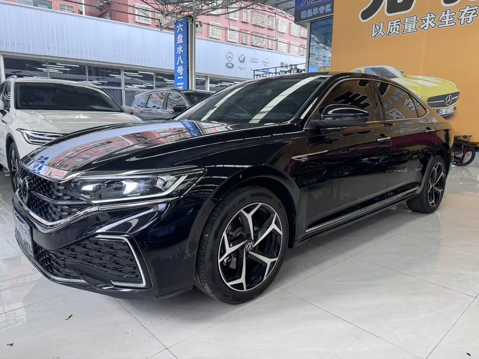 Volkswagen Passat 2025