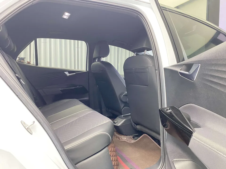 Volkswagen ID.3 Upgraded Pure Smart Edition 2023 — миниатюра 5