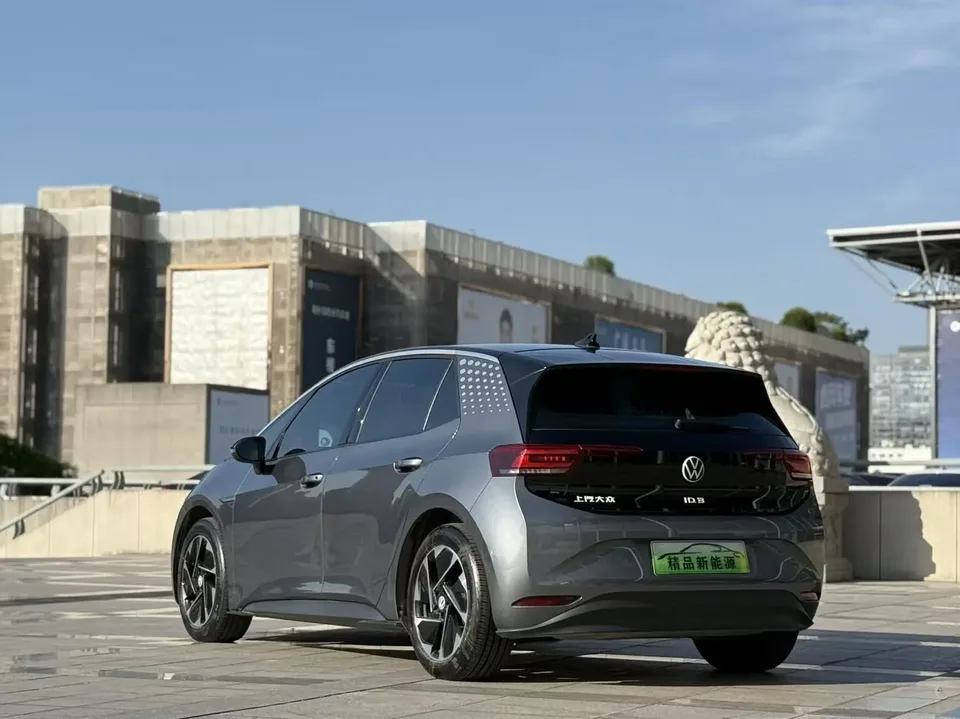 Volkswagen ID.3 Upgraded Pure Smart Edition 2023 — миниатюра 2