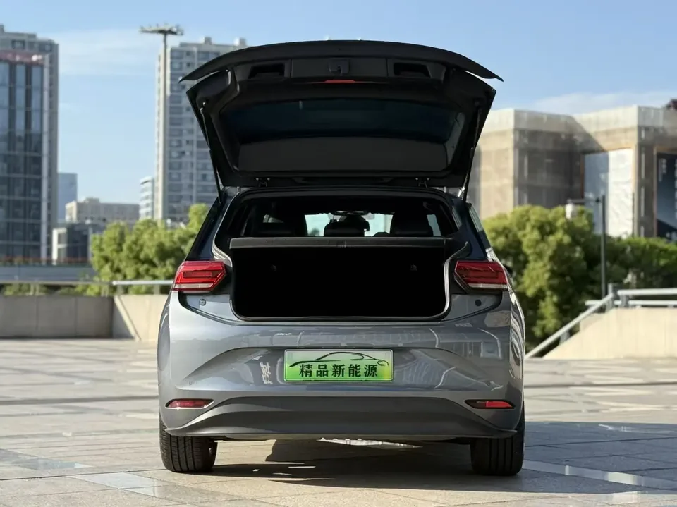 Volkswagen ID.3 Upgraded Pure Smart Edition 2023 — миниатюра 3