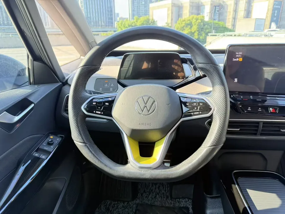 Volkswagen ID.3 Upgraded Pure Smart Edition 2023 — миниатюра 4