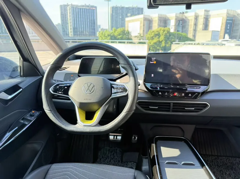 Volkswagen ID.3 Upgraded Pure Smart Edition 2023 — миниатюра 5