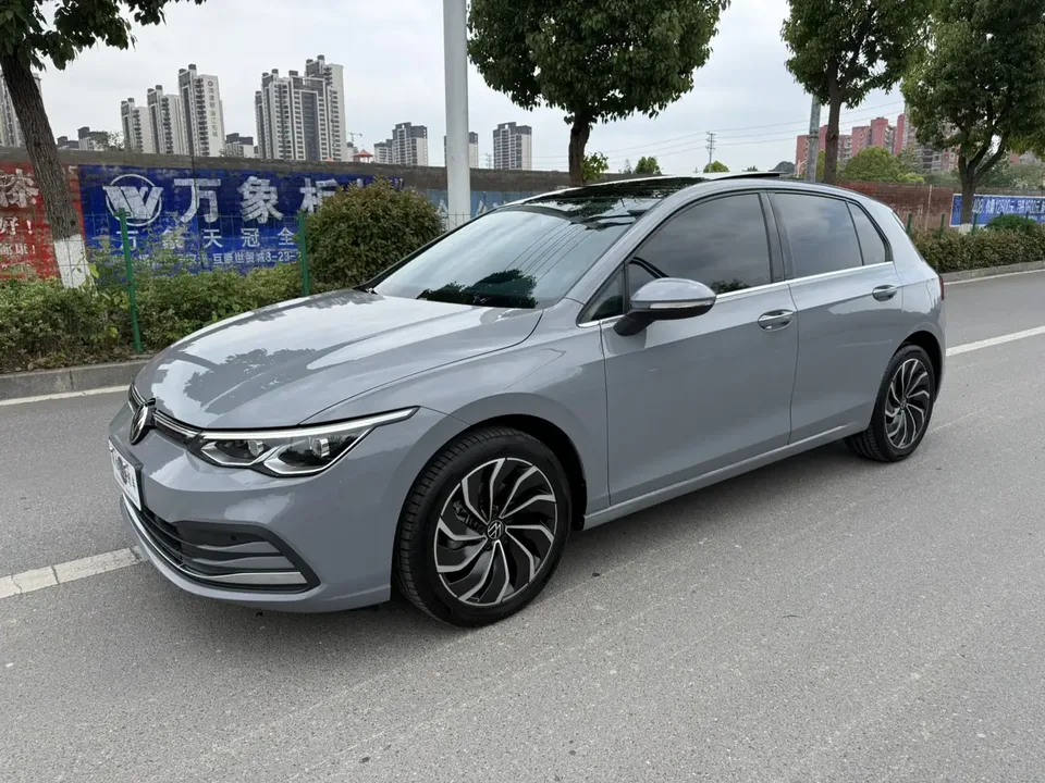 Volkswagen Golf golf 2023 280TSI DSG Pro 2023 — photo 1, buy with delivery to Moscow