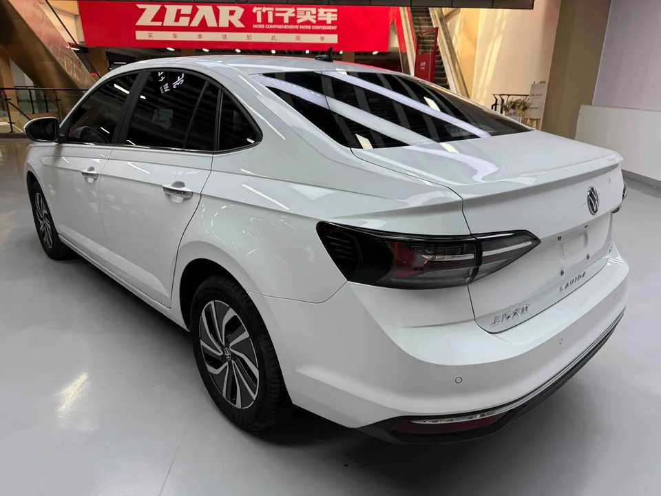 Volkswagen Lavida New 1.5L Automatic New Edition 2023 — миниатюра 2