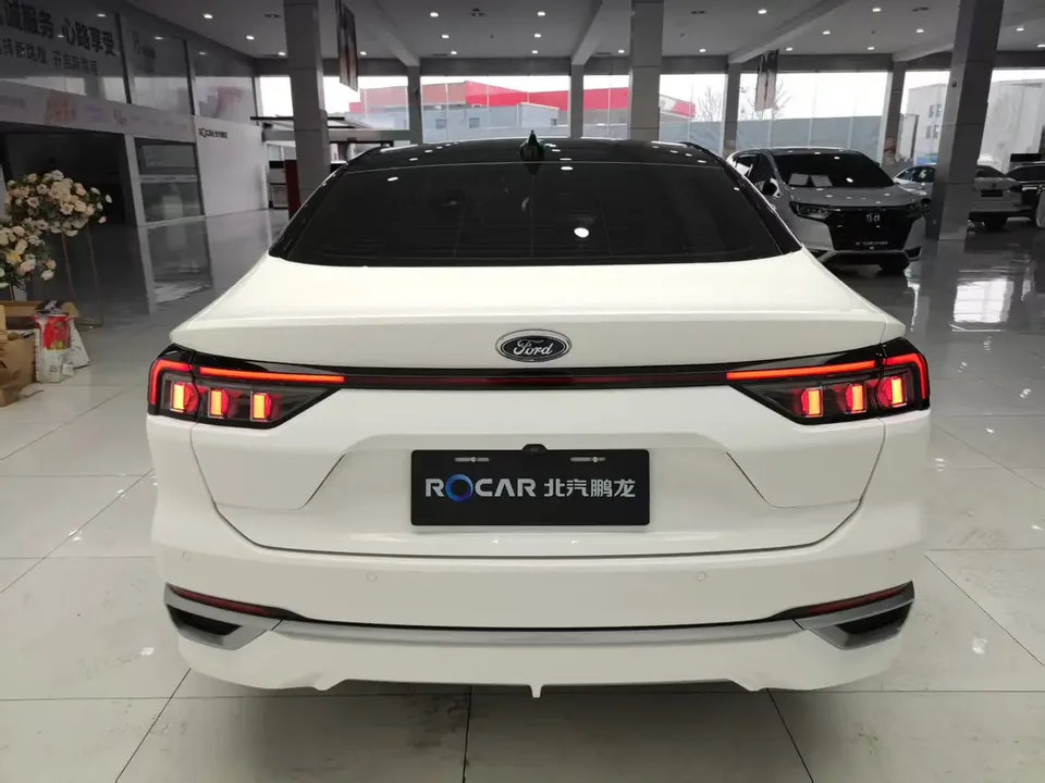 Ford Mondeo facelift EcoBoost 245 luxury model 2023 — миниатюра 2