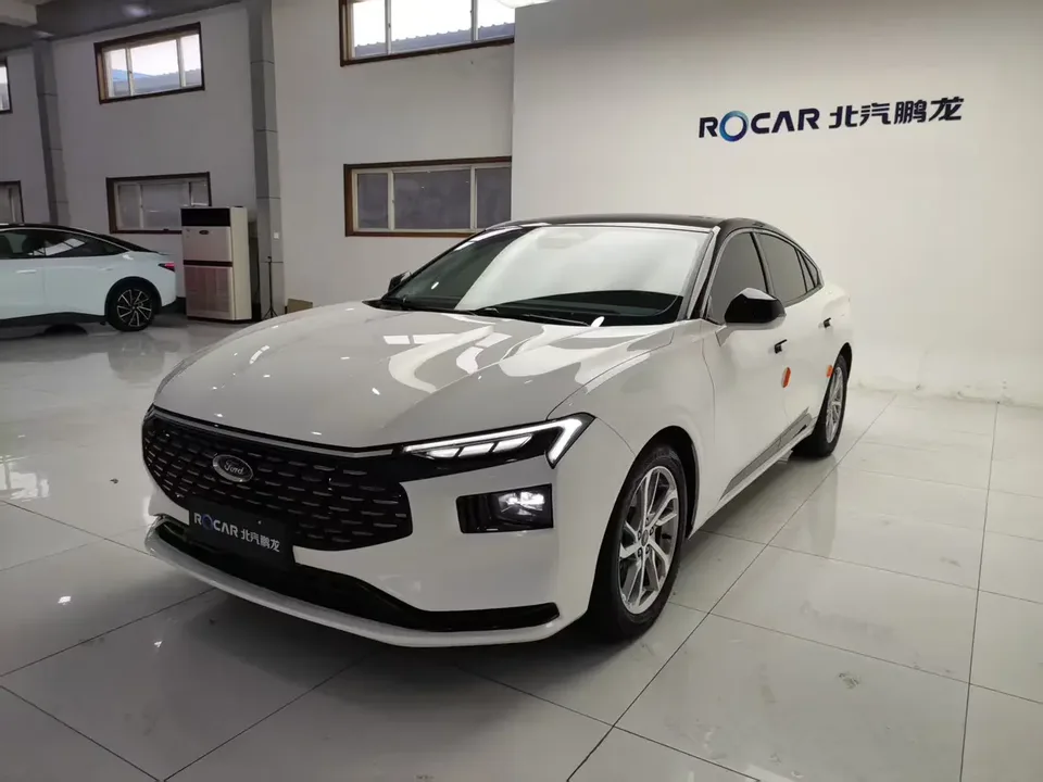 Ford Mondeo facelift EcoBoost 245 luxury model 2023 — миниатюра 3