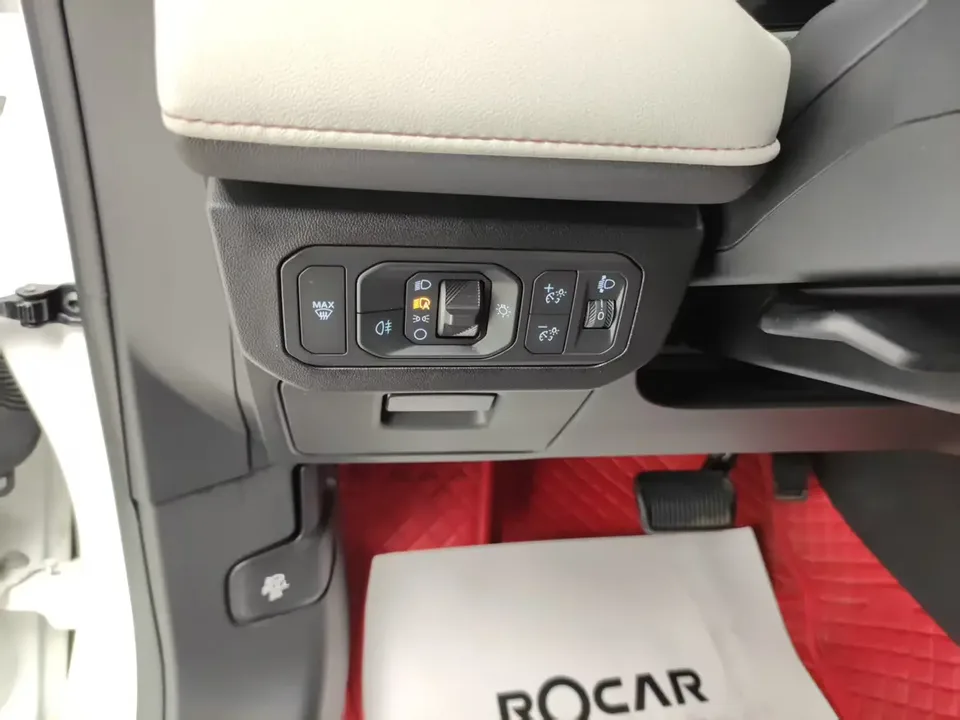 Ford Mondeo facelift EcoBoost 245 luxury model 2023 — миниатюра 5