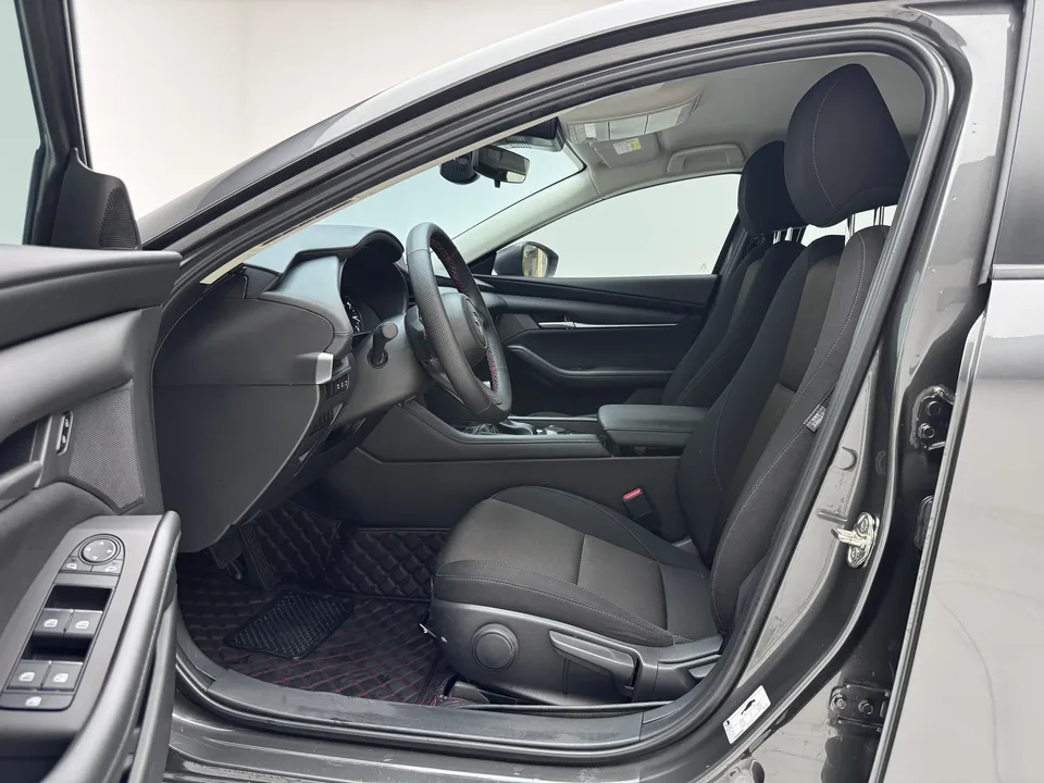 Mazda Axela 2.0L Automatic Quality Edition 2023 — миниатюра 4