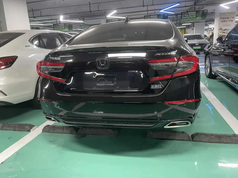 Honda Accord 2022 Accord 260TURBO Fantasy Night Premium Edition 2023 — миниатюра 2