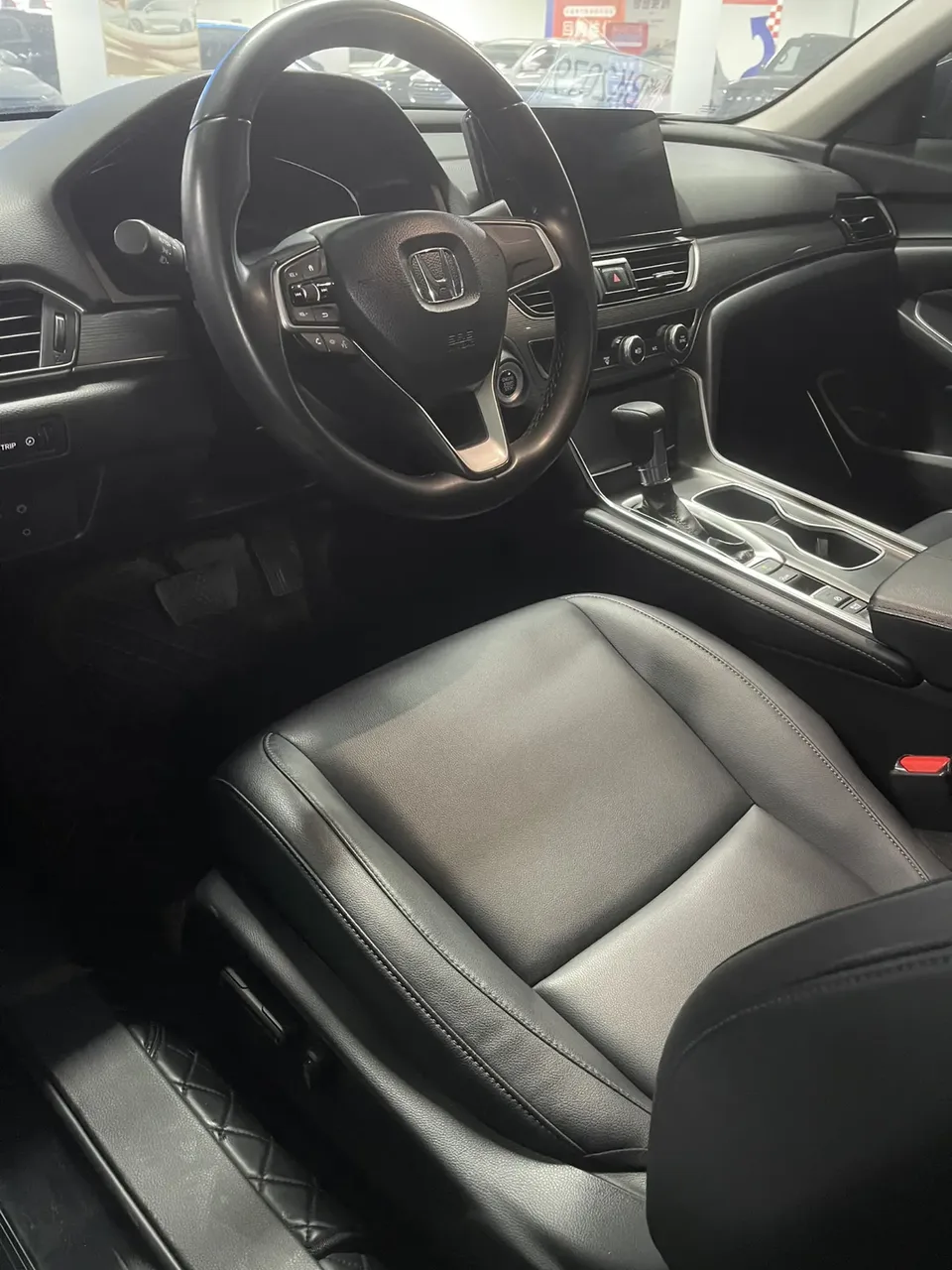 Honda Accord 2022 Accord 260TURBO Fantasy Night Premium Edition 2023 — миниатюра 4