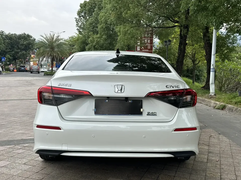 Honda CIVIC 2022 Civic 240TURBO CVT Dynamic Edition 2023 — миниатюра 5