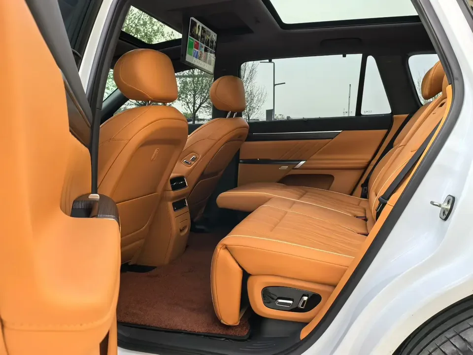 Dongfeng Yipai 008 210Ultra Ruyi Edition 5 Seaters 2024 — миниатюра 3