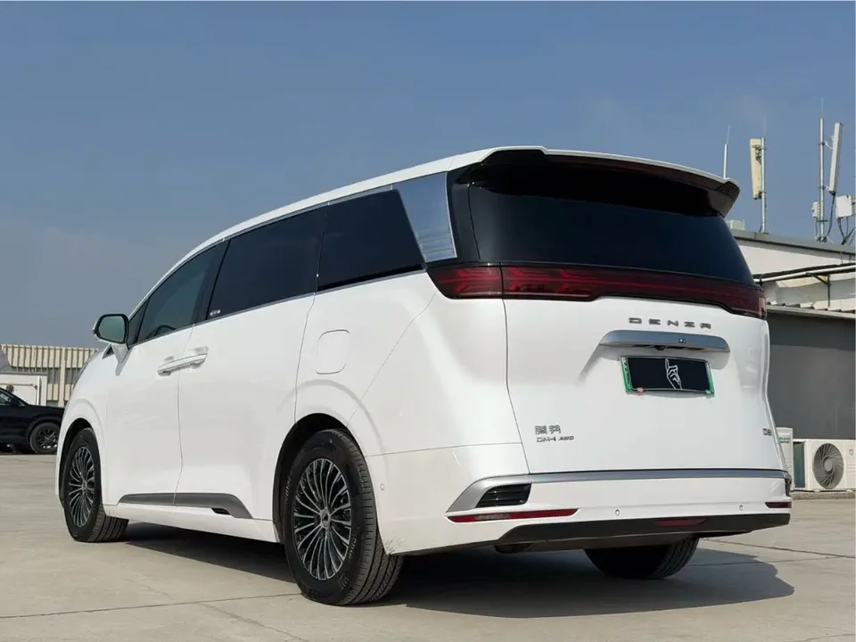 Denza D9 DM D9 DM 2022 970 4WD flagship model 2023 — thumbnail 4