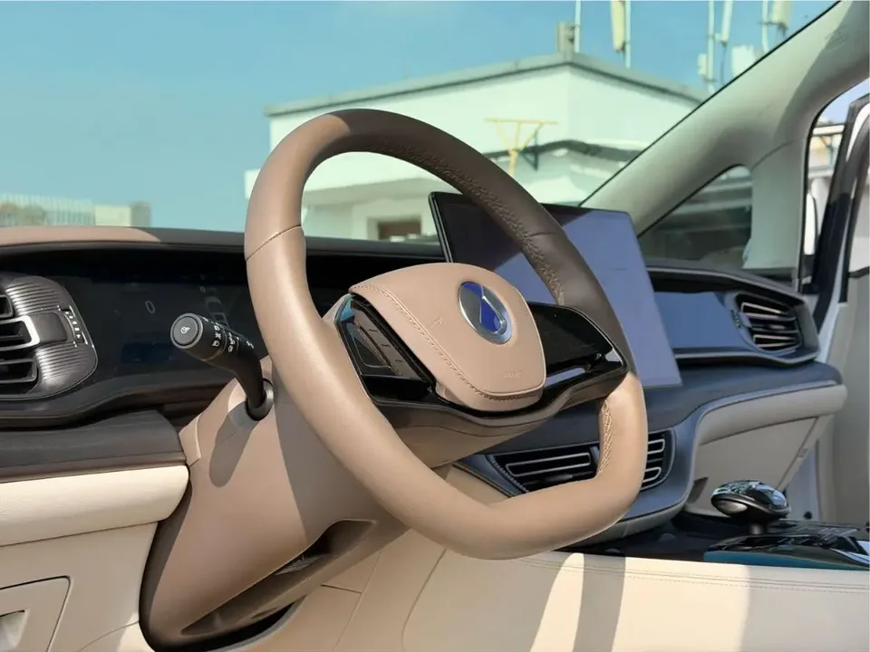 Denza D9 DM D9 DM 2022 970 4WD flagship model 2023 — thumbnail 5
