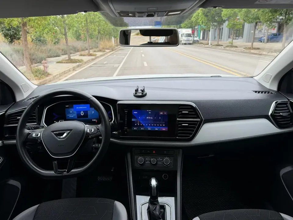 Jetta VS7 280TSI automatic aggressive version 2023 — миниатюра 5