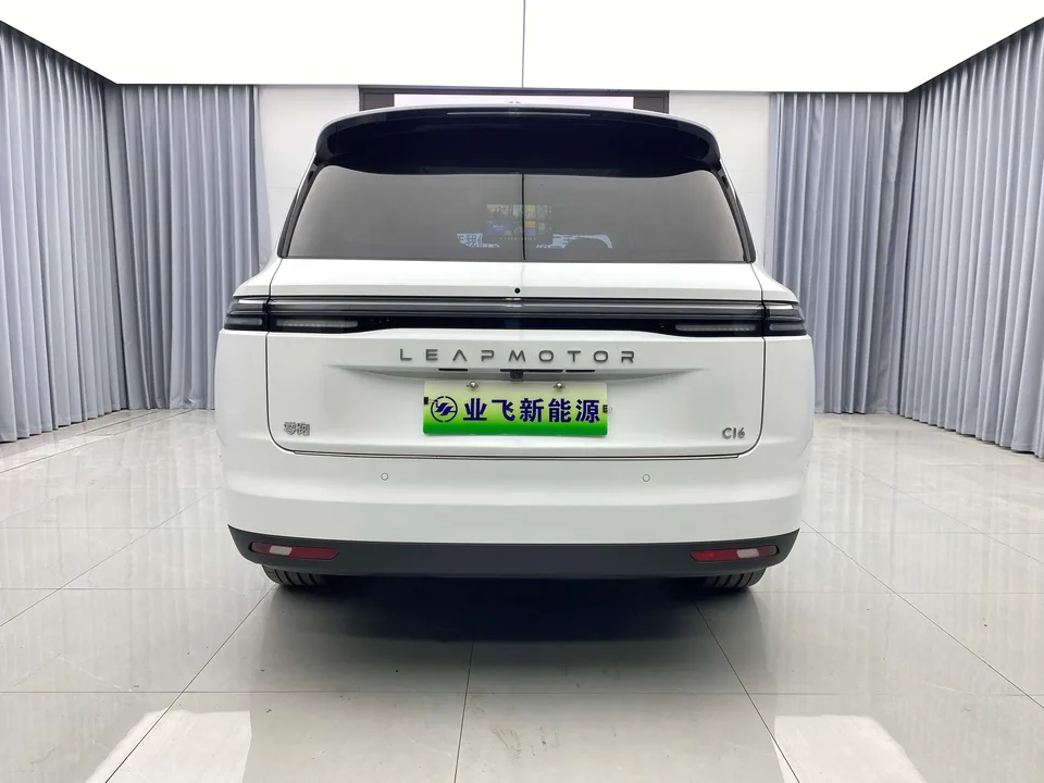 Leapmotor C16 C16 2026 Leapmotor C16 2026 Pure Electric 630 LiDAR Zhizun Edition 5-seater 2025 — миниатюра 2