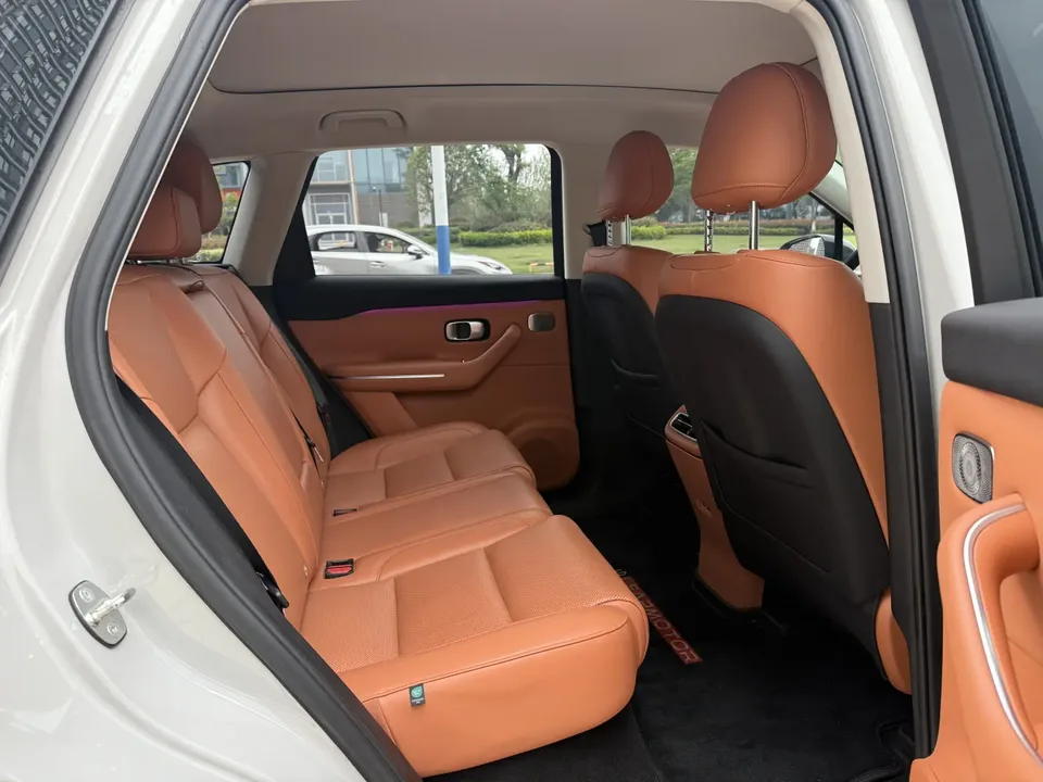 Leapmotor Zero running C10 Pure Electric 530 Comfort Edition 2024 — миниатюра 4