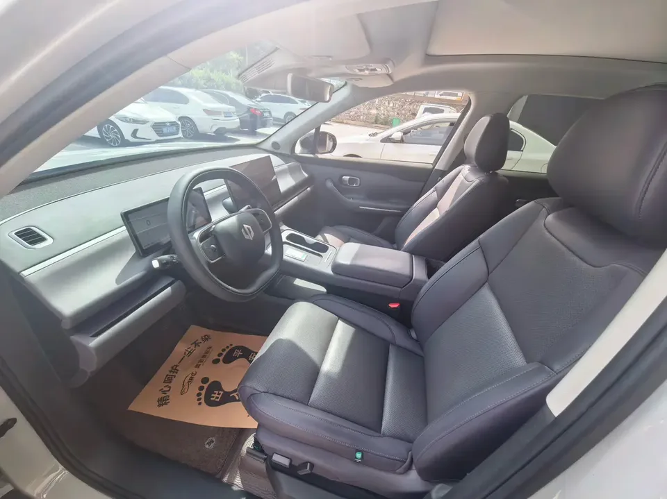 Leapmotor Zero running C10 Extended Range 210 Intelligent Edition 2024 — миниатюра 5