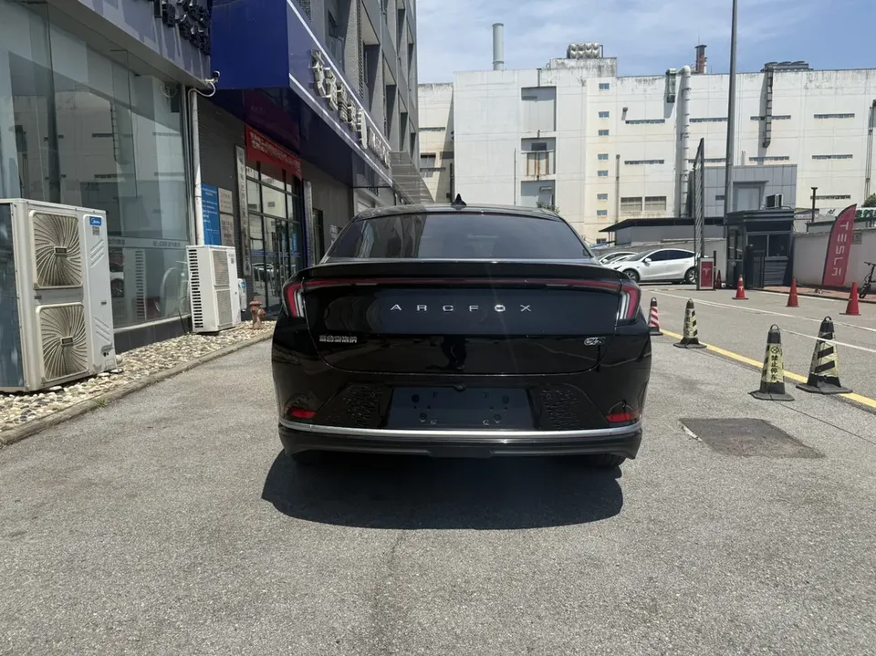 ARCFOX Extreme Fox Polar Fox Alpha S Alpha S 2022 708S+ 160kW 2022 — миниатюра 2