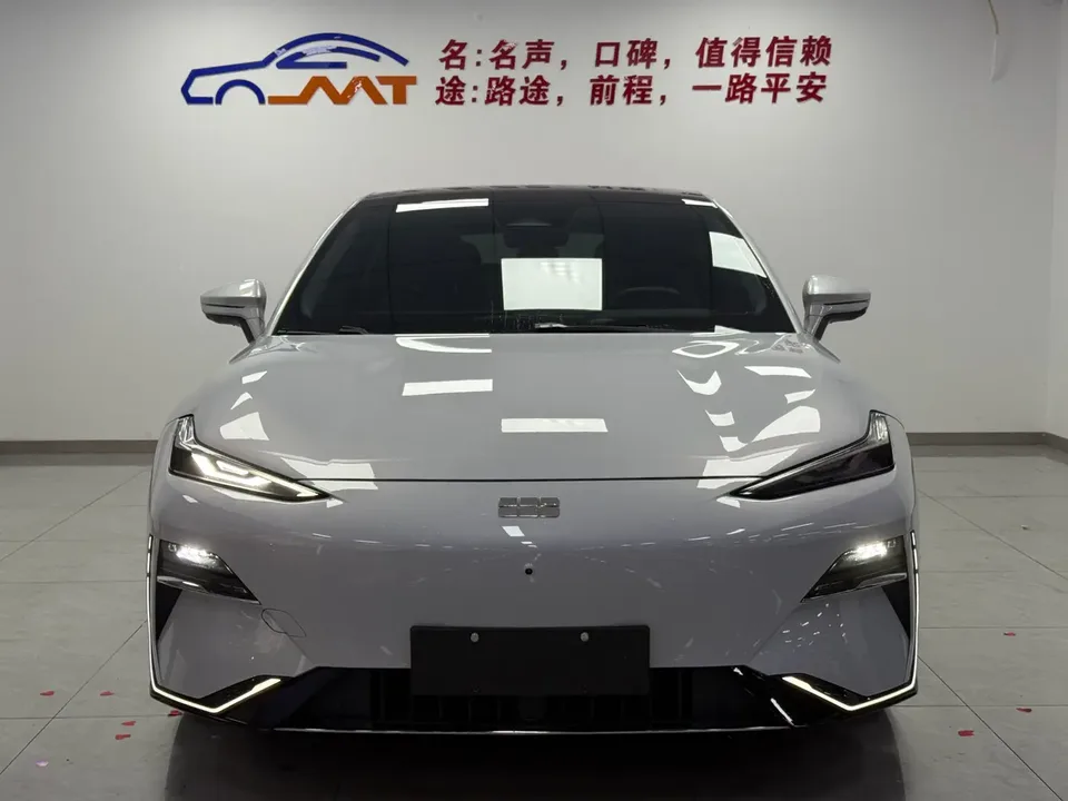 Geely Galaxy E8 2024