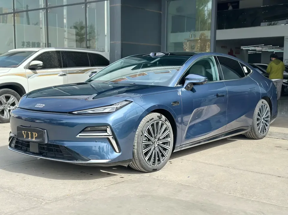 Geely Galaxy Star 8 PHEV 2025