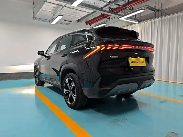 Geely Galaxy L7 1.5T DHT 115km PLUS Longteng Edition 2024 — миниатюра 2
