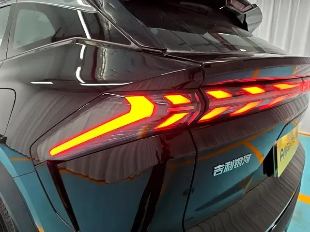 Geely Galaxy L7 1.5T DHT 115km PLUS Longteng Edition 2024 — миниатюра 4