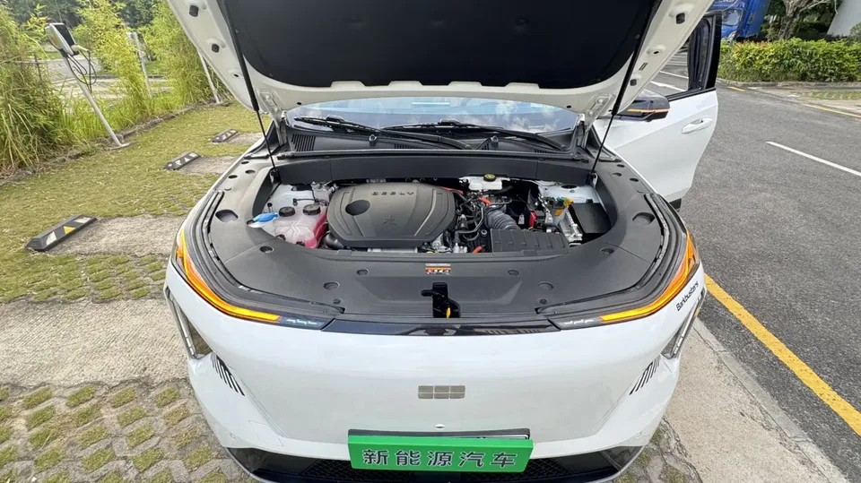 Geely Galaxy L7 1.5T DHT 115km Starship 2023 — миниатюра 3
