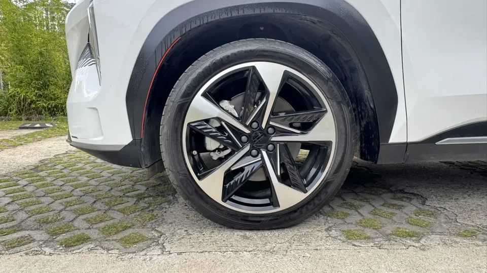 Geely Galaxy L7 1.5T DHT 115km Starship 2023 — миниатюра 4