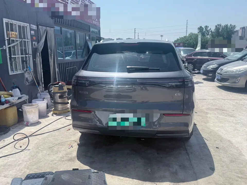 Geely Galaxy E5 530km Exploration+ Edition 2025 — миниатюра 2