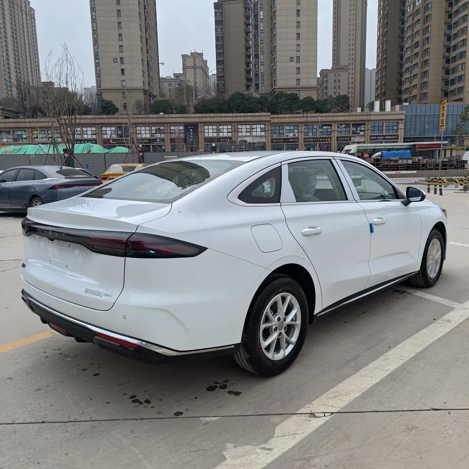 Geely Galaxy Star 6 Galaxy Star 6 2026 Model 125km Long Range Edition 2026 — миниатюра 2