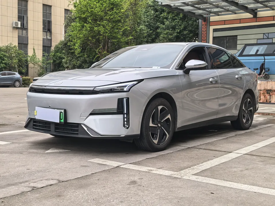 Geely Galaxy L6 2025