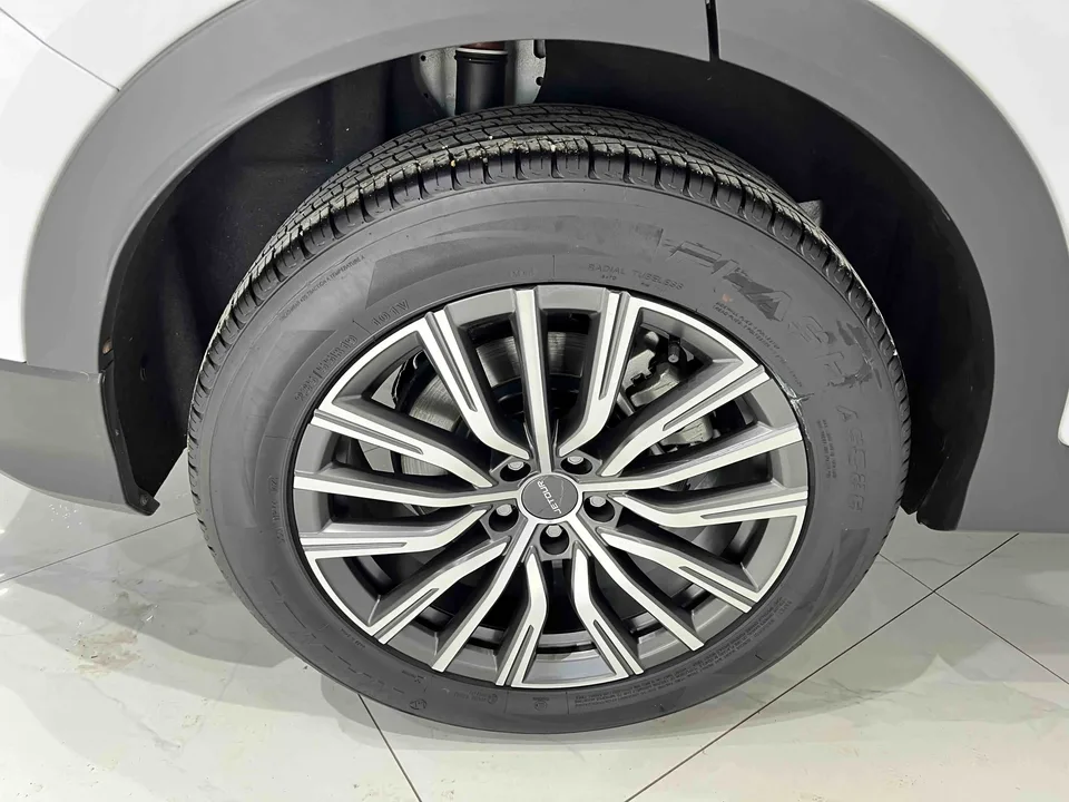 Jetour Jietu X70 PLUS Self-improvement Edition 1.5T DCT Self-improvement PRO 5-seater 2023 — миниатюра 3
