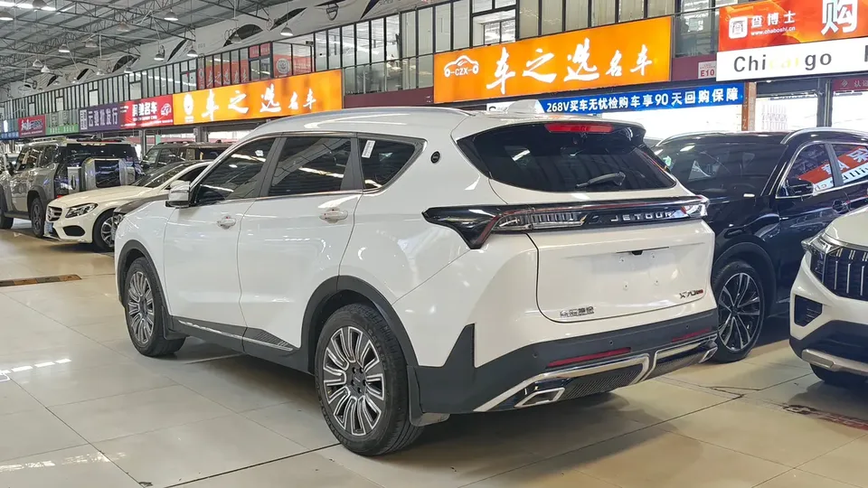 Jetour Jietu X70 PLUS JETOUR X70 PLUS 2025 1.5T 6DCT Luxury Edition 7 Seaters 2025 — миниатюра 2